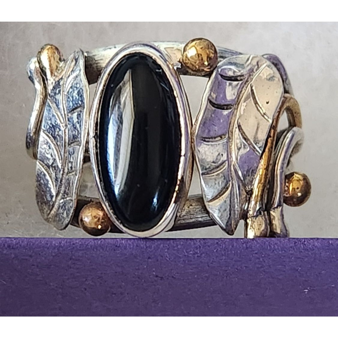 Ring Black Jade Silver Leaves Gold accents  Size 7 1/2  8.1 gr Stone 15 x 8 mm Leaves 15 x 5 mm  Jerry Fran Harr