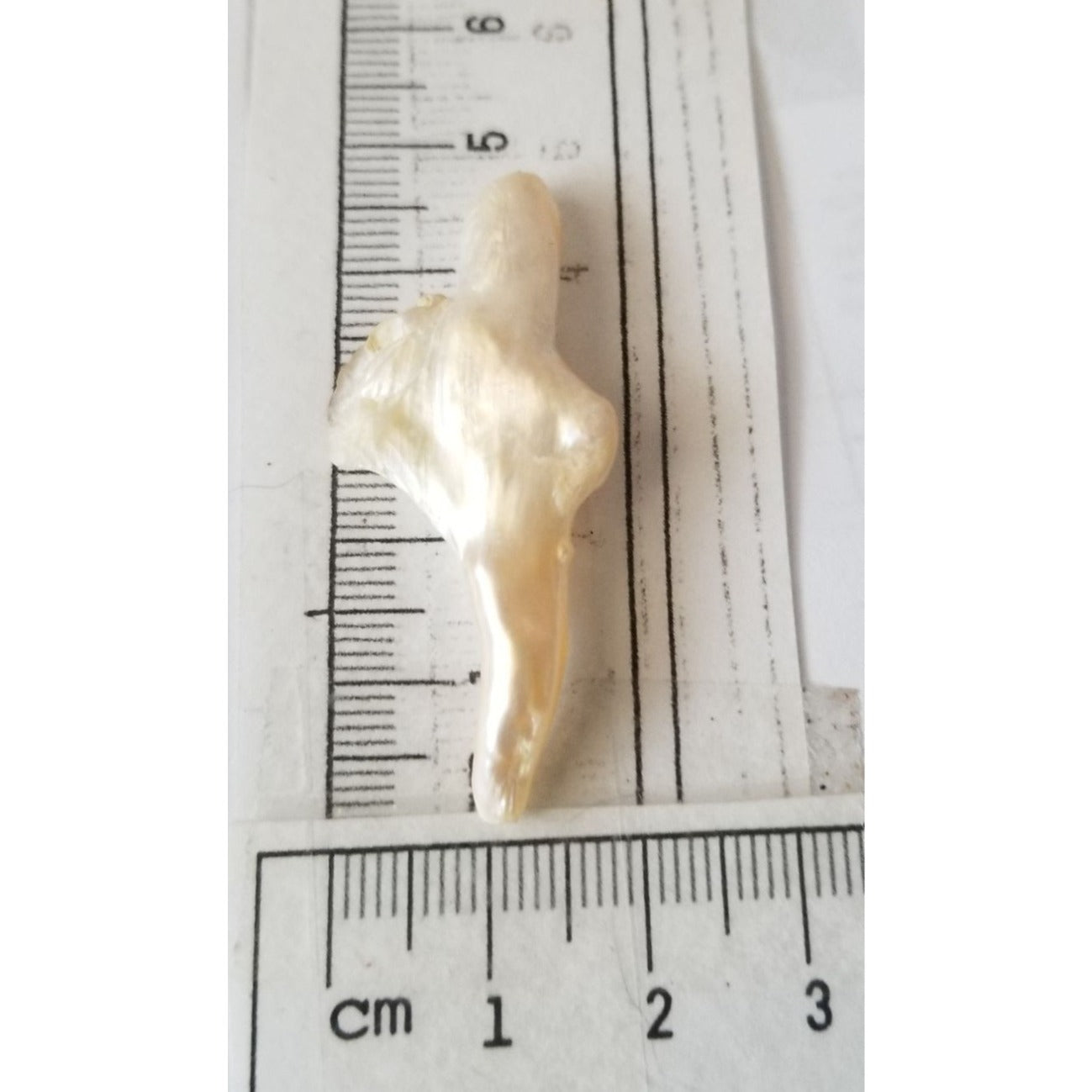 Loose Baroque Look like Sward  Freshwater Keshi 19 ct  38 gr  5 cm  x 2.5  cm