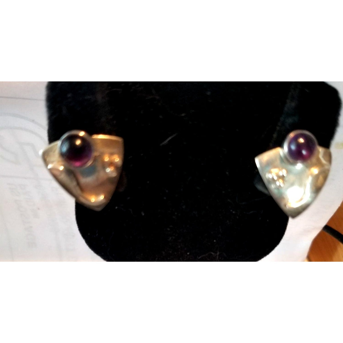 Earrings Silver Garnet  4.1 Gr  20.5 ct  2 cm  x 2 cm  Triangle  0.5 cm Garnet Silver