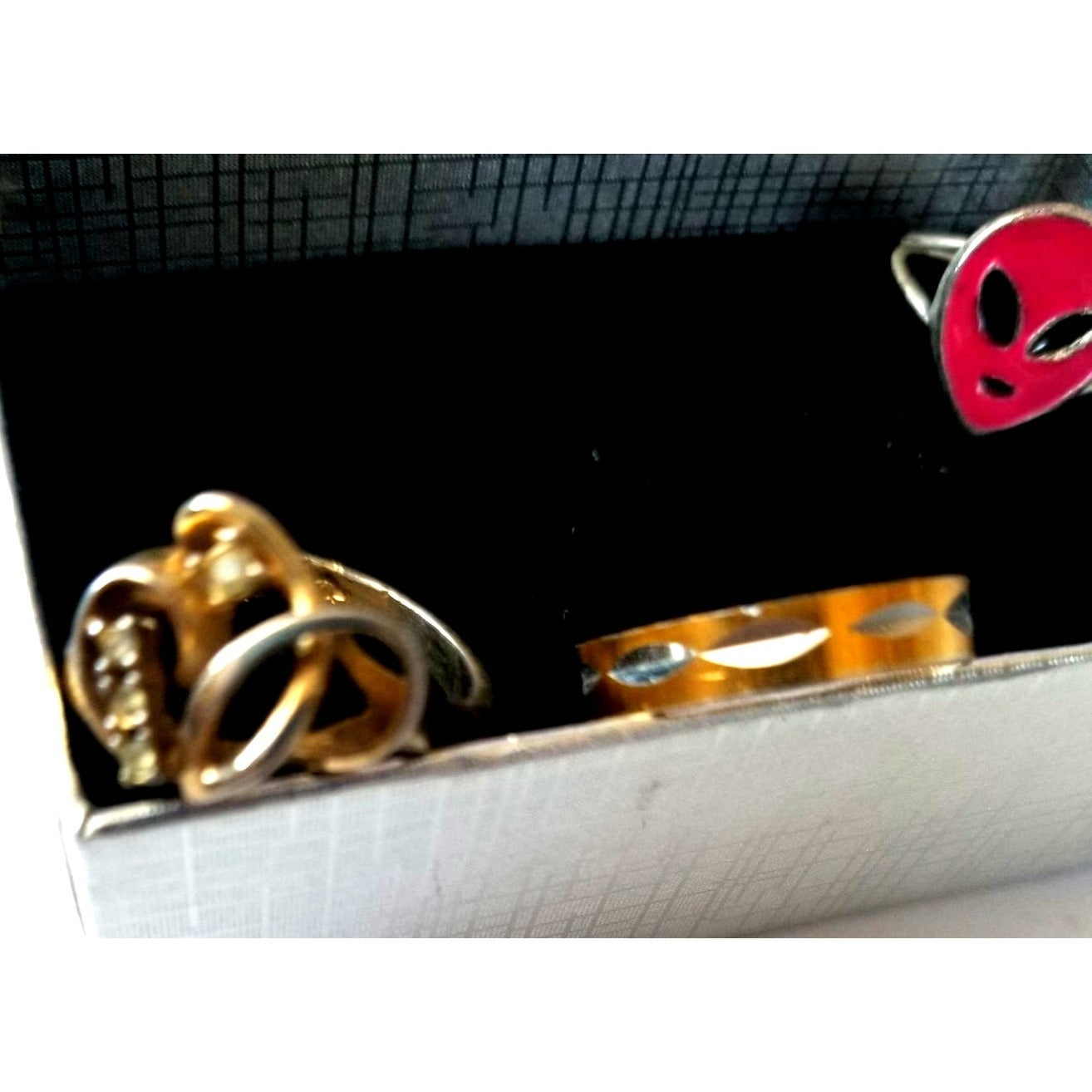 Set Of 3 Mixed Style Rings Gold Tone Red Alien Face Size 6-7 Pre-Owned