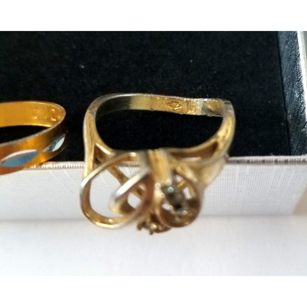 Set Of 3 Mixed Style Rings Gold Tone Red Alien Face Size 6-7 Pre-Owned