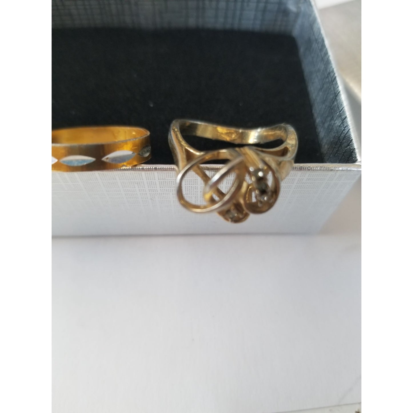 Set Of 3 Mixed Style Rings Gold Tone Red Alien Face Size 6-7 Pre-Owned
