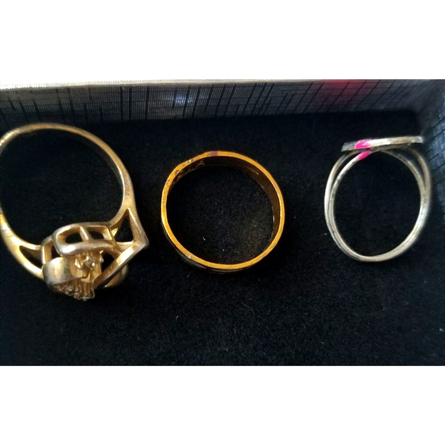 Set Of 3 Mixed Style Rings Gold Tone Red Alien Face Size 6-7 Pre-Owned