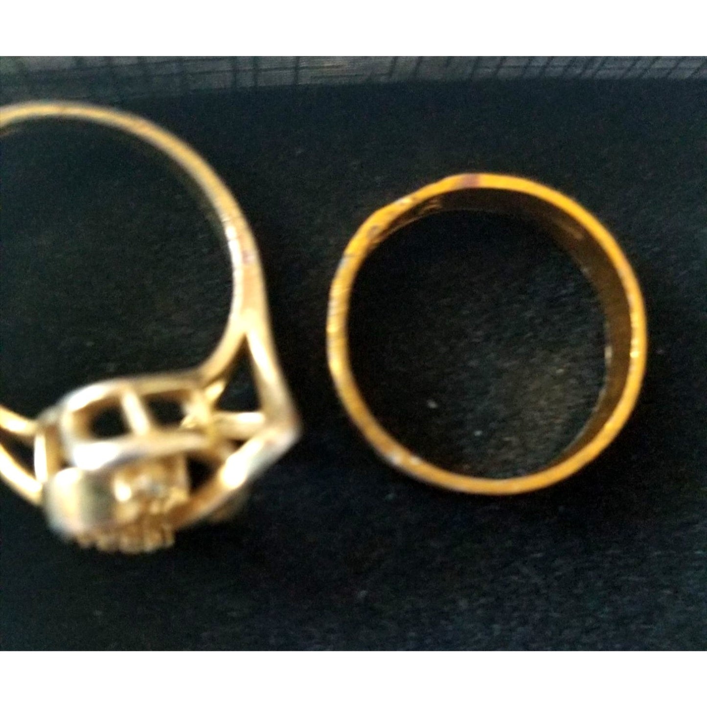 Set Of 3 Mixed Style Rings Gold Tone Red Alien Face Size 6-7 Pre-Owned