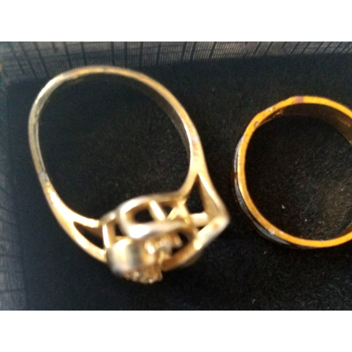 Set Of 3 Mixed Style Rings Gold Tone Red Alien Face Size 6-7 Pre-Owned