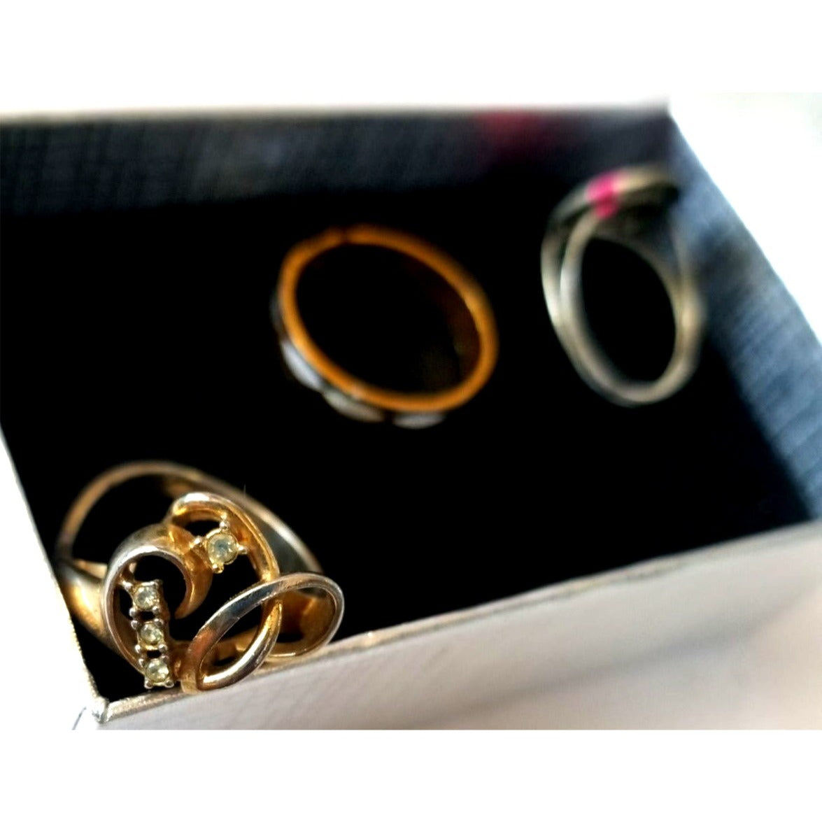 Set Of 3 Mixed Style Rings Gold Tone Red Alien Face Size 6-7 Pre-Owned